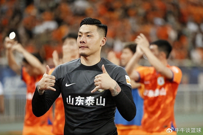 开云体育在线-王大雷全新形象亮相中超！首轮就表现不俗零封对手，征服山东球迷|鲁能|山东队|辽宁|辽宁铁人|本菲卡足球俱乐部_新浪体育_新浪新闻