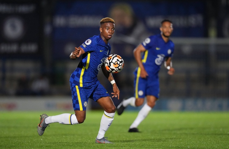 开云体育网址-28岁退役！切尔西旧将穆松达：对手鞋钉踹我膝盖，让我伤缺近4年